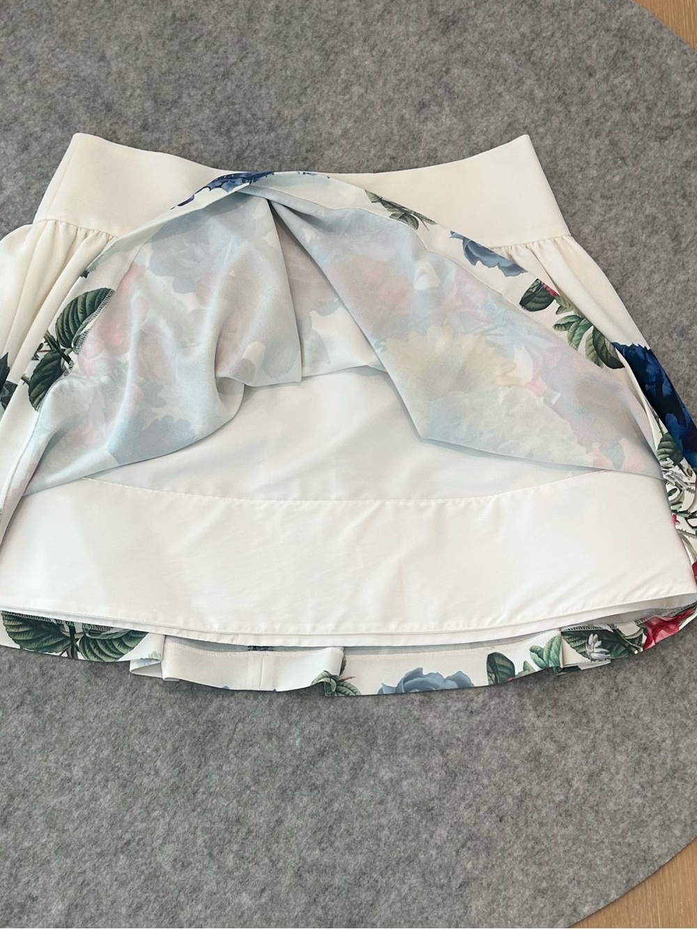 Alice + Olivia White Floral Print Circle Skirt - Picture 4 of 6